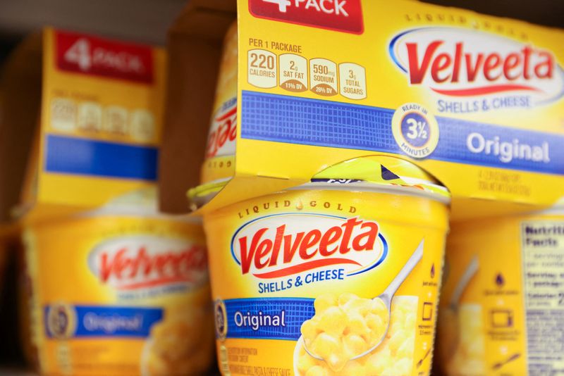 Kraft Heinz beats quarterly revenue estimates on steady US demand