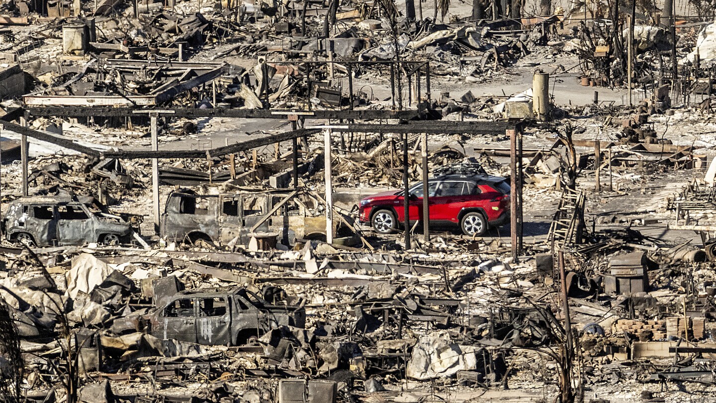 Los Angeles firefighters brace for fierce winds