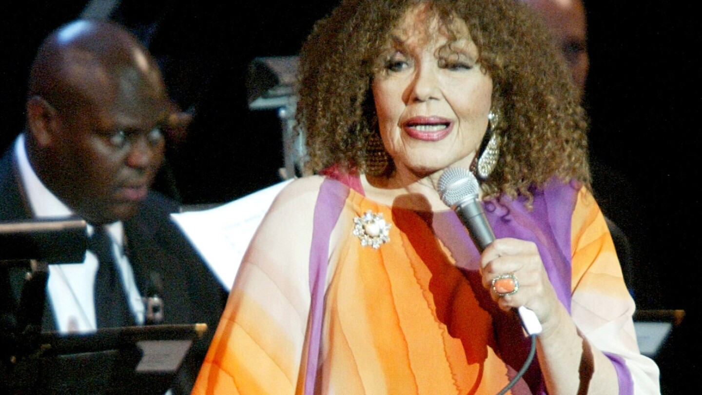 Cleo Laine, British jazz singer, dies aged 97